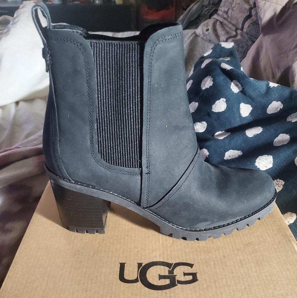 Woman uggs boots